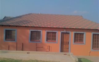 3 Bedroom House in Olievenhoutbosch