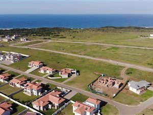 851 m² Land available in Kidds Beach