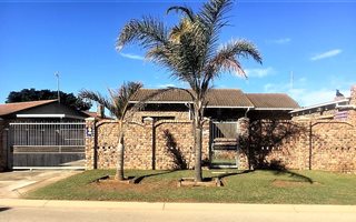 3 Bedroom House in Despatch