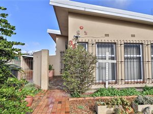 3 Bed House in Protea Heights