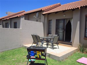 2 Bed Townhouse in Mooikloof Ridge