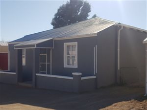 3 Bed House in Victoria West