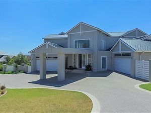 5 Bed House in Waterfall Country Estate