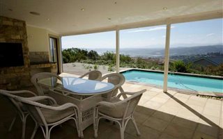 4 Bedroom House in Pezula Golf Estate