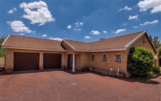 3 Bedroom House in Thatchfield