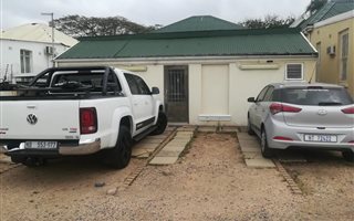 80 m² Commercial space in Windermere