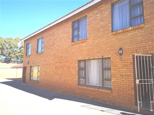3 Bed Duplex in Brackenhurst
