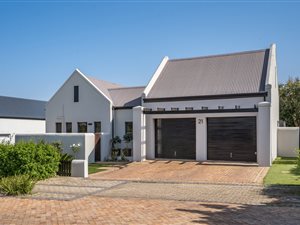 4 Bed House in Schonenberg Estate
