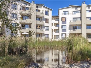 2 Bed Apartment in Somerset West Central