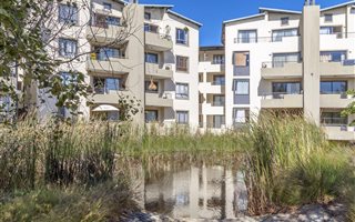 2 Bedroom Apartment in Somerset West Central