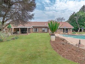 8565 m² Farm in President Park