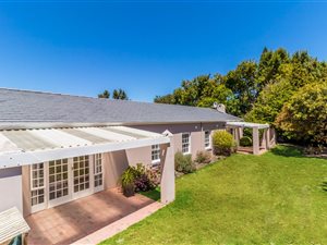4 Bedroom House in Constantia