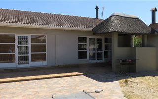 4 Bedroom House in Duynefontein