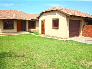 2 Bed Townhouse in Krugersdorp Central