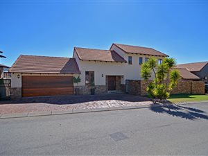 3 Bed House in Carlswald North Estate
