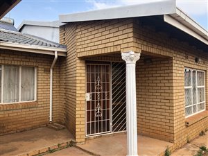 4 Bedroom House in Lenasia South