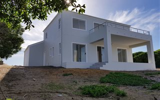 3 Bedroom House in Struisbaai