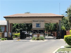 1 Bed Townhouse in La Montagne