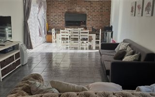 3 Bedroom Simplex in Parklands