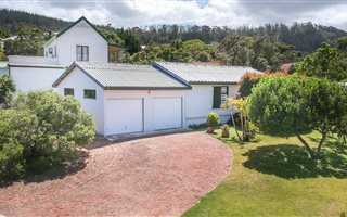 2 Bedroom House in Groenvallei