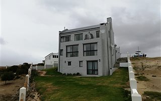 4 Bedroom House in Witsand