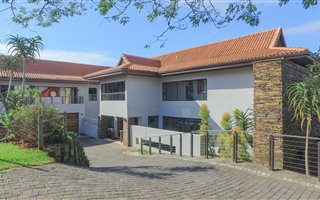 6 Bedroom House in Hilltop Estate