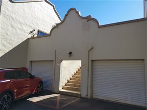 2 Bed Apartment in Helderkruin