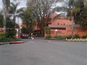 2 Bed Apartment in Randpark Ridge