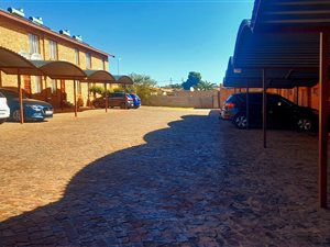 2 Bed Apartment in Olievenhoutbosch
