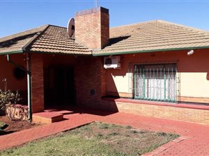 3 Bedroom House in Cyrildene