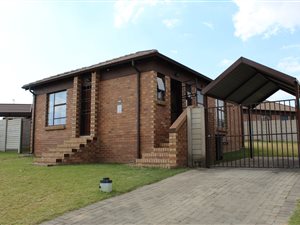 3 Bed House in Thatch Hill Estate
