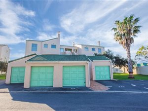 2 Bed Apartment in Greenways Golf Estate