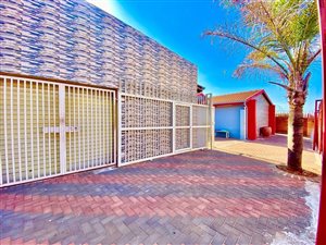 5 Bed House in Lenasia