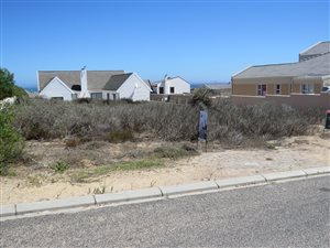 643 m² Land available in Langebaan North