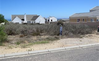 643 m² Land available in Langebaan North