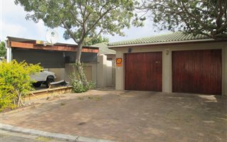 4 Bedroom House in Twin Palms