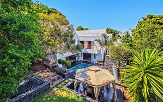 6 Bedroom House in Faerie Glen