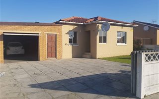 2 Bedroom House in Ruyterwacht