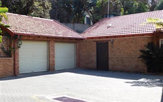 2 Bedroom Townhouse in Waterkloof Park
