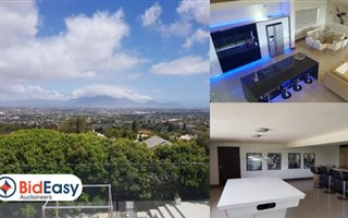 4 Bedroom House in Plattekloof