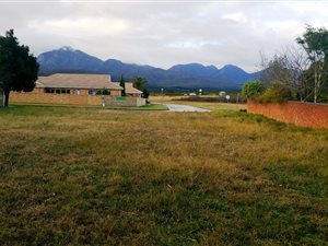 1000 m² Land available in Loerie Park