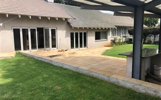 358 m² Commercial space in Melrose