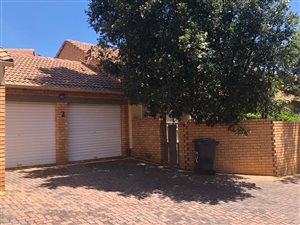 3 Bed Apartment in Mooikloof Ridge