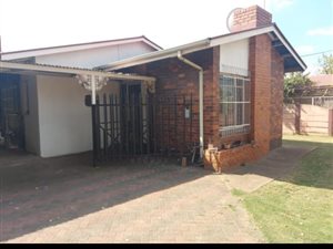 3 Bed House in Vanderbijlpark CW4
