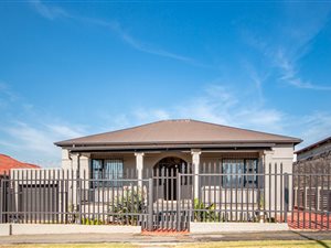 3 Bed House in Newlands