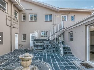 2 Bed Apartment in Summerstrand