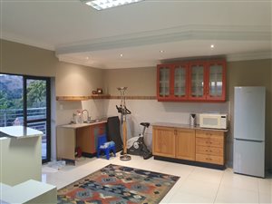 1 Bed Apartment in Cowies Hill Park