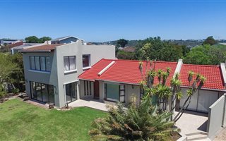 4 Bedroom House in Upper Robberg