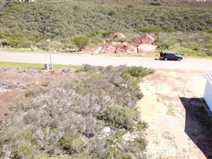 525 m² Land available in Mossel Bay Central