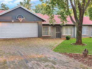 4 Bed House in Allens Nek